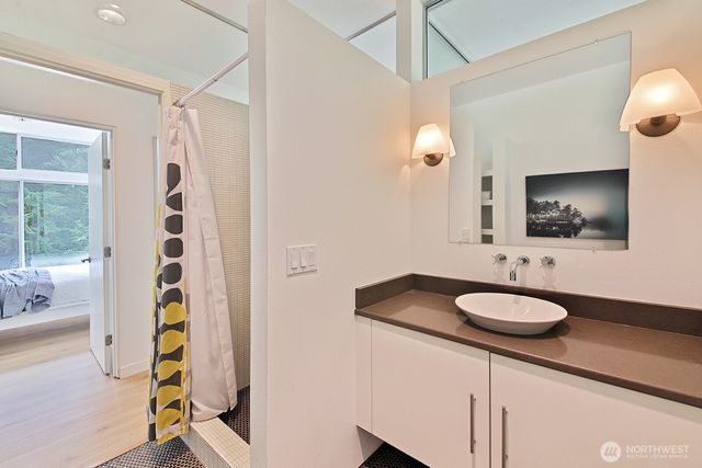 4645 Handy Road, Clinton, WA 98236