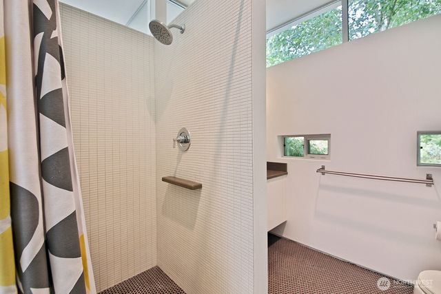 4645 Handy Road, Clinton, WA 98236