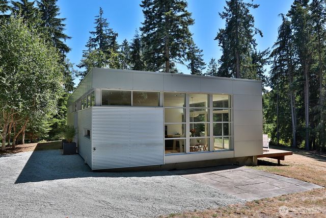 4645 Handy Road, Clinton, WA 98236