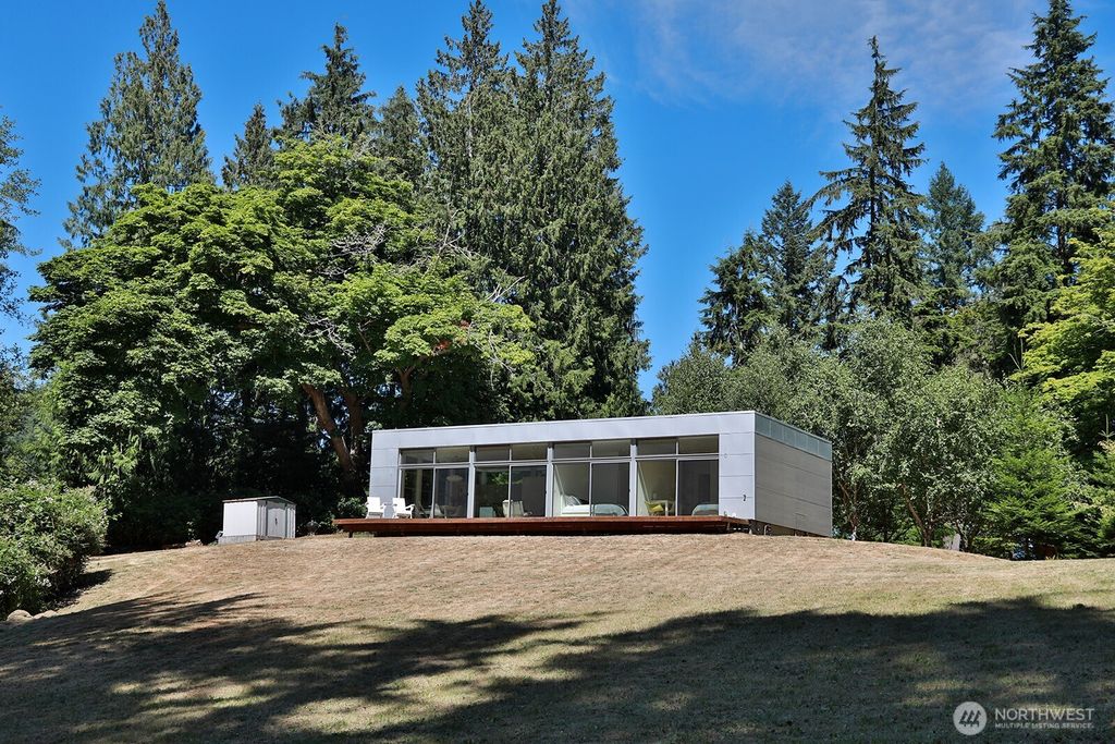 4645 Handy Road, Clinton, WA 98236