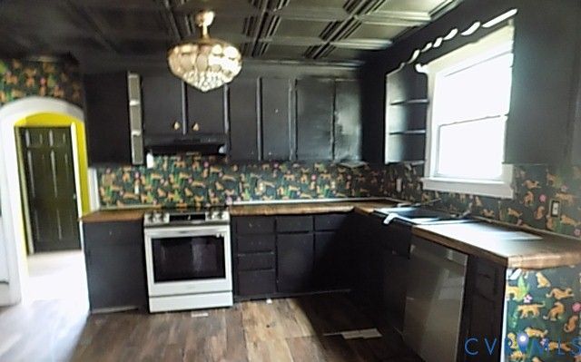 212 Royal Oak Ave, Colonial Heights, VA 23834