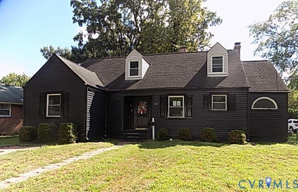212 Royal Oak Ave, Colonial Heights, VA 23834