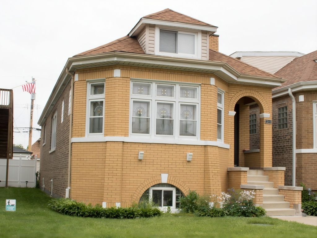 6310 W Warwick Avenue G, Chicago, IL 60634