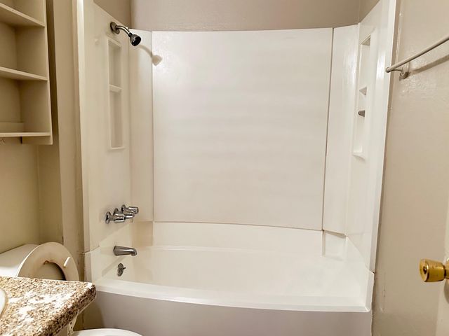 1102 Hickory Grove DR B, Austin, TX 78753