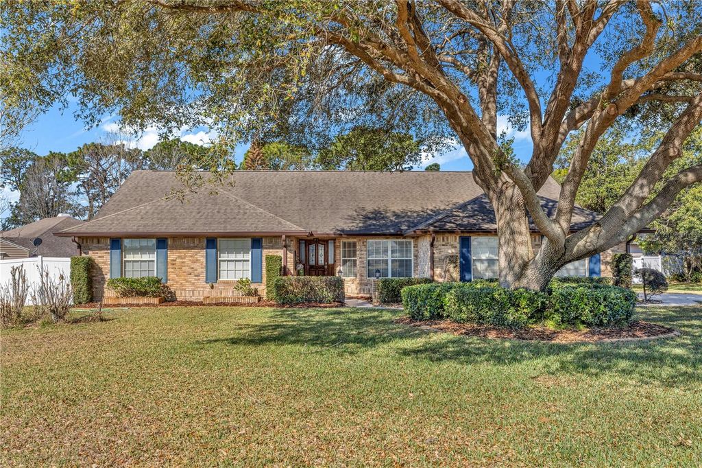 Image 1 of property listing at 404 GLEN ABBEY LANE, Debary, FL 32713