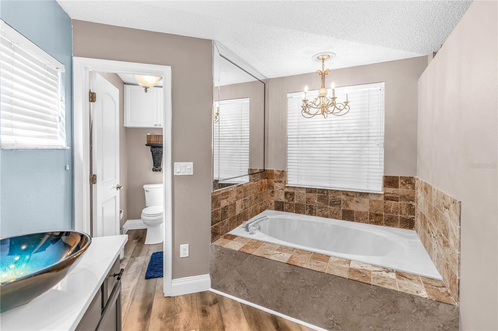 Image 13 of property listing at 404 GLEN ABBEY LANE, Debary, FL 32713