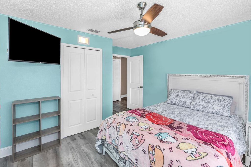 Image 19 of property listing at 404 GLEN ABBEY LANE, Debary, FL 32713