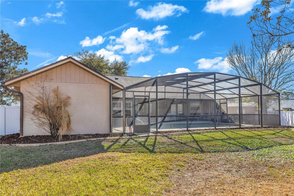 Image 29 of property listing at 404 GLEN ABBEY LANE, Debary, FL 32713