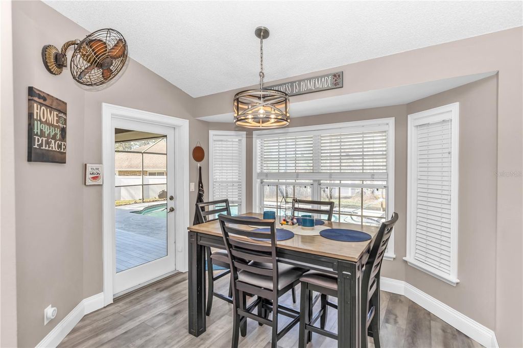 Image 7 of property listing at 404 GLEN ABBEY LANE, Debary, FL 32713