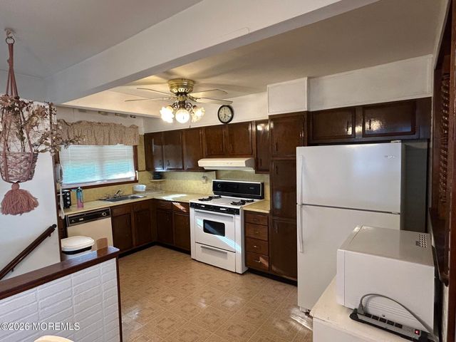 108 Newark Avenue, Union Beach, NJ 07735