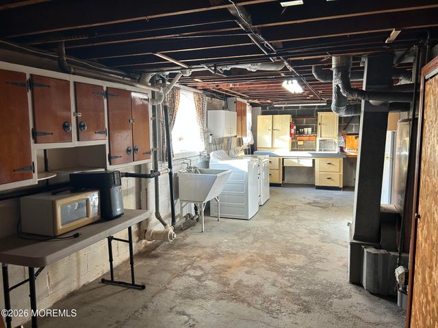 108 Newark Avenue, Union Beach, NJ 07735