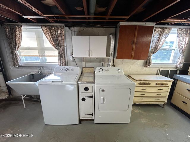 108 Newark Avenue, Union Beach, NJ 07735