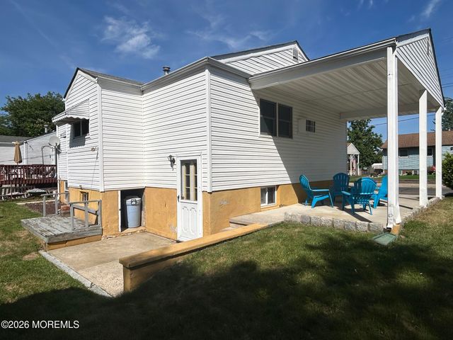 108 Newark Avenue, Union Beach, NJ 07735