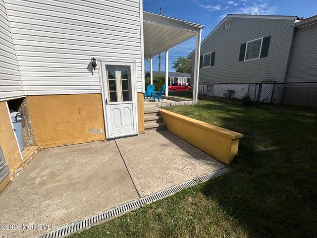108 Newark Avenue, Union Beach, NJ 07735