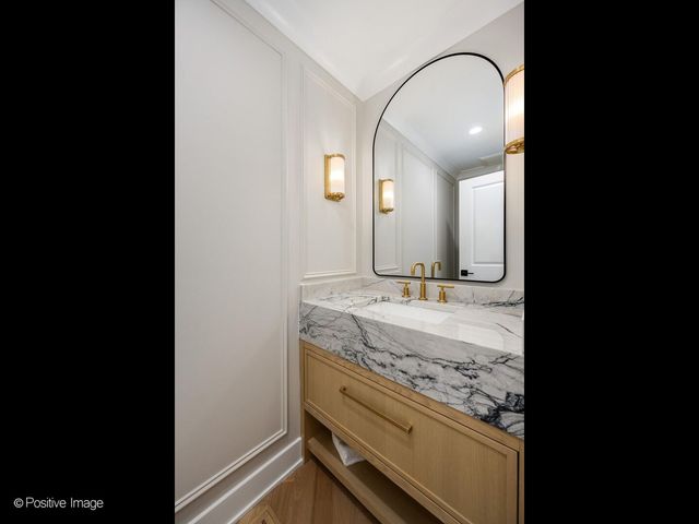 3714 N Claremont Avenue, Chicago, IL 60618