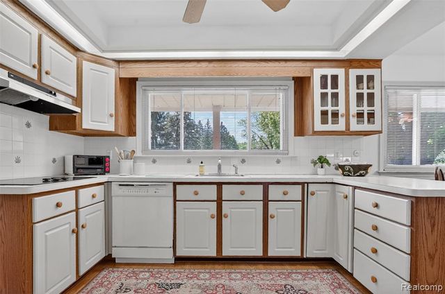 857 Helston Road, Bloomfield Village, MI 48304