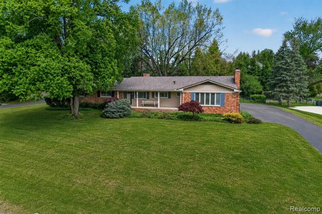 857 Helston Road, Bloomfield Village, MI 48304