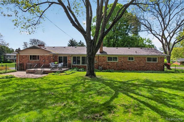 857 Helston Road, Bloomfield Village, MI 48304