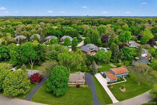 857 Helston Road, Bloomfield Village, MI 48304