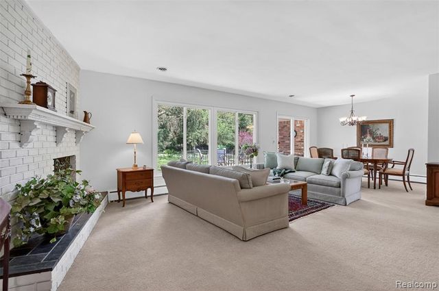 857 Helston Road, Bloomfield Village, MI 48304