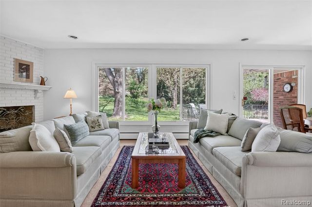 857 Helston Road, Bloomfield Village, MI 48304