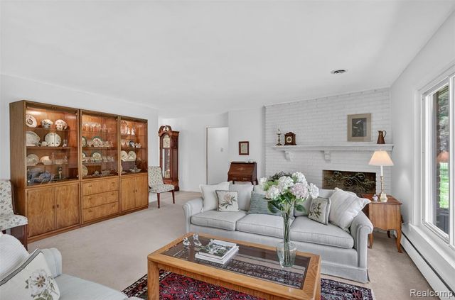 857 Helston Road, Bloomfield Village, MI 48304