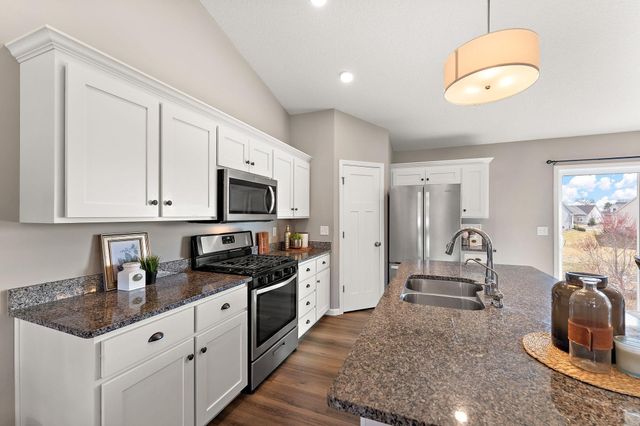 6815 91st Street S, Cottage Grove, MN 55016