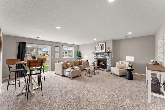 6815 91st Street S, Cottage Grove, MN 55016