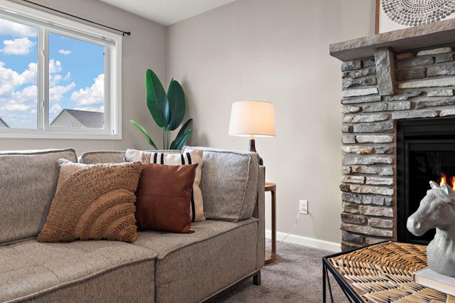 6815 91st Street S, Cottage Grove, MN 55016