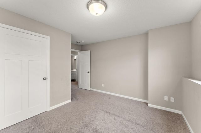 6815 91st Street S, Cottage Grove, MN 55016