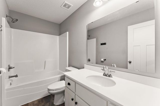 6815 91st Street S, Cottage Grove, MN 55016