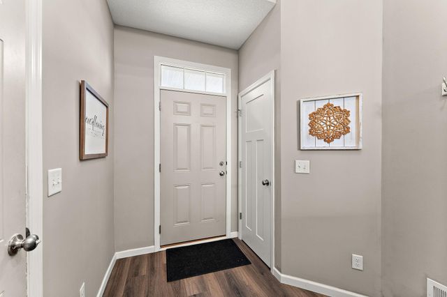 6815 91st Street S, Cottage Grove, MN 55016