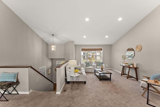 6815 91st Street S, Cottage Grove, MN 55016