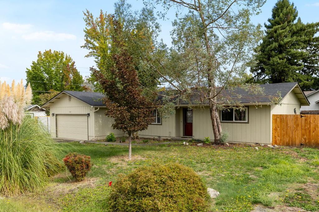 101 Sky Crest Drive, Grants Pass, OR 97527