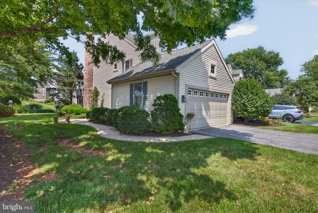 1290 CRESTVIEW DR, Denver, PA 17517