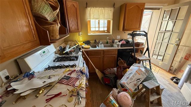 7396 Arlington Drive, St Louis, MO 63117