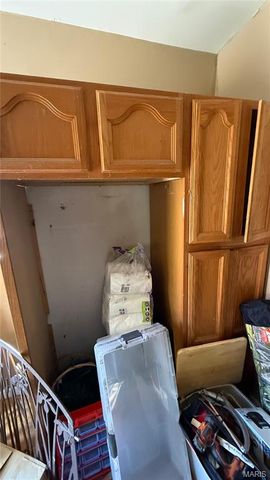 7396 Arlington Drive, St Louis, MO 63117