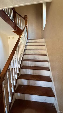 7396 Arlington Drive, St Louis, MO 63117