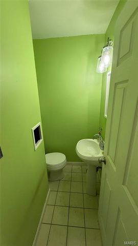 7396 Arlington Drive, St Louis, MO 63117