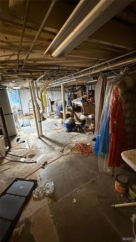 7396 Arlington Drive, St Louis, MO 63117