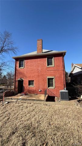 7396 Arlington Drive, St Louis, MO 63117