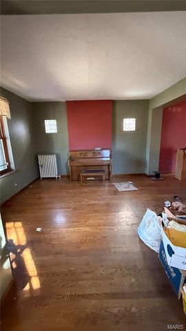 7396 Arlington Drive, St Louis, MO 63117