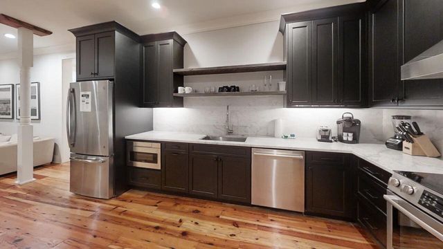 288 King Street 201, Charleston, SC 29401