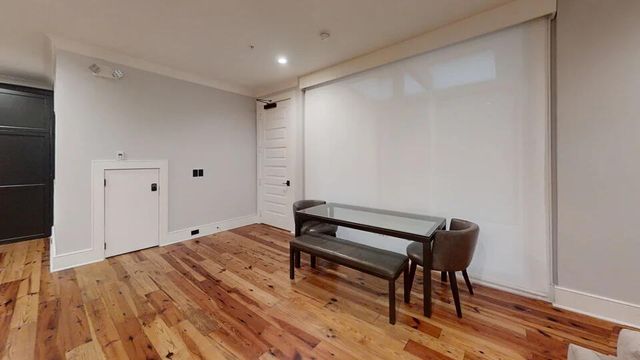 288 King Street 201, Charleston, SC 29401