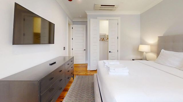 288 King Street 201, Charleston, SC 29401