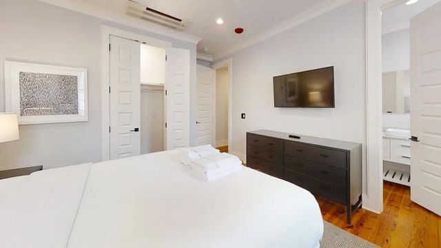 288 King Street 201, Charleston, SC 29401