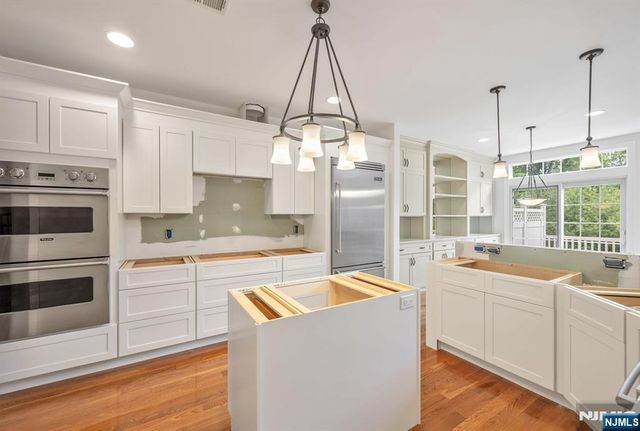 75 Windsor Lane, Ramsey, NJ 07446