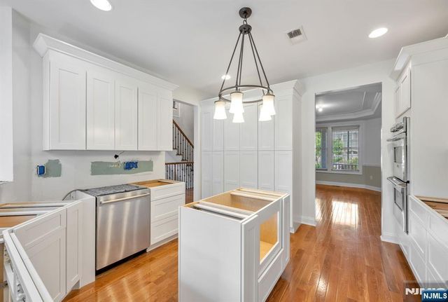75 Windsor Lane, Ramsey, NJ 07446
