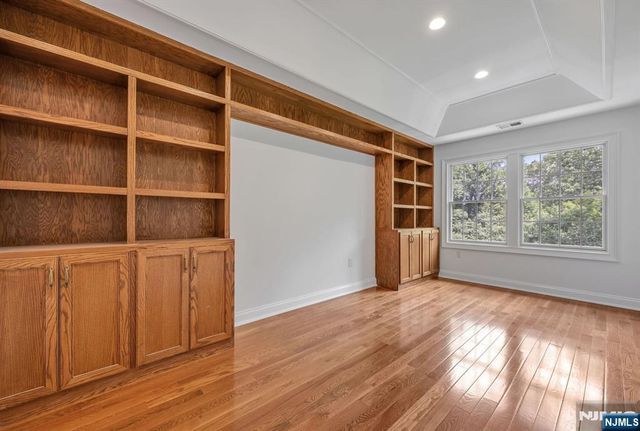 75 Windsor Lane, Ramsey, NJ 07446
