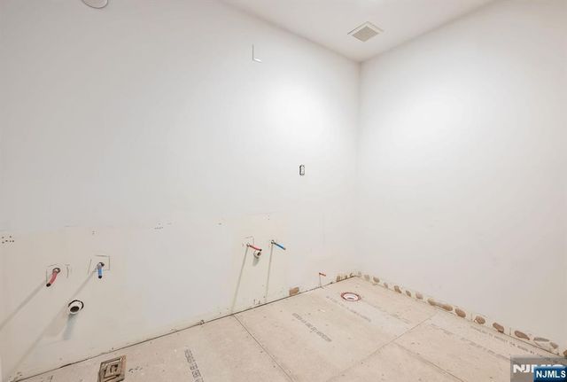 75 Windsor Lane, Ramsey, NJ 07446